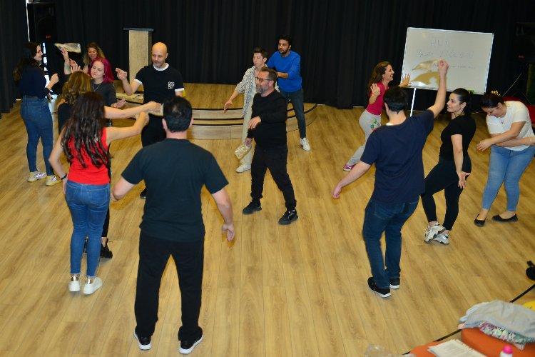 Bursa HND Sanat’ta ilk sahne heyecanı