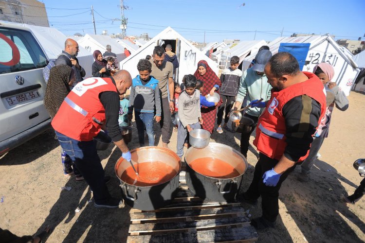 Kızılay’ın ‘iyilik gemisi’ Mısır’a ulaştı