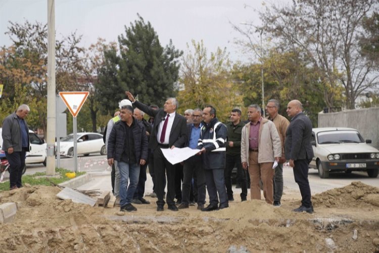 Adana’nın dört bir yanı şantiyeye döndü