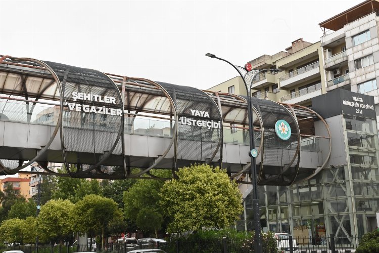 Manisa’da ‘Şehitler ve Gaziler Yaya Üst Geçidi’ artık faal