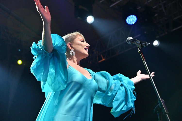 Muazzez Ersoy Salihli’yi mest etti