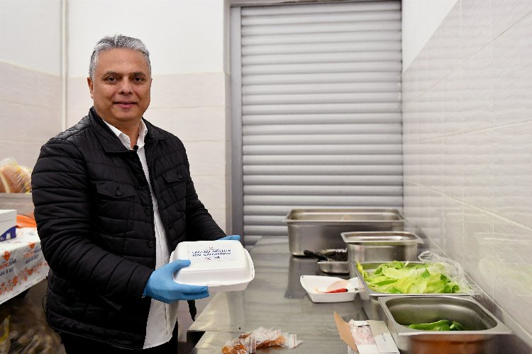 810 öğrencinin bir öğünü Muratpaşa’dan