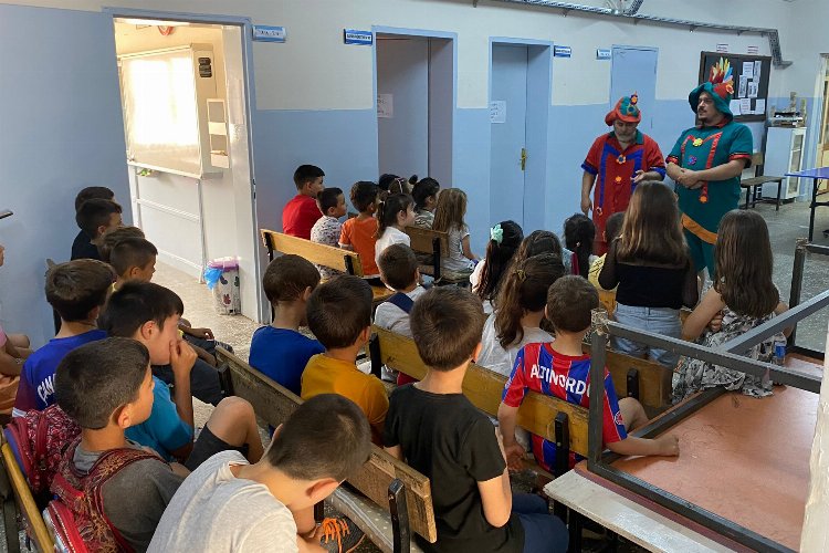 Manisa Sarıgöllü öğrenciler ‘Karagöz ve Hacivat’le eğlendi