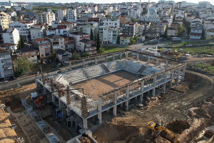 Çayırova’da Kapalı Spor Salonu’nda çalışmalar tam gaz